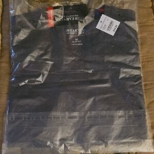 Kenneth Cole Men’s Short Sleeve T-Shirt in Dark Gray.Medium Slim Fit.NEW IN PACK